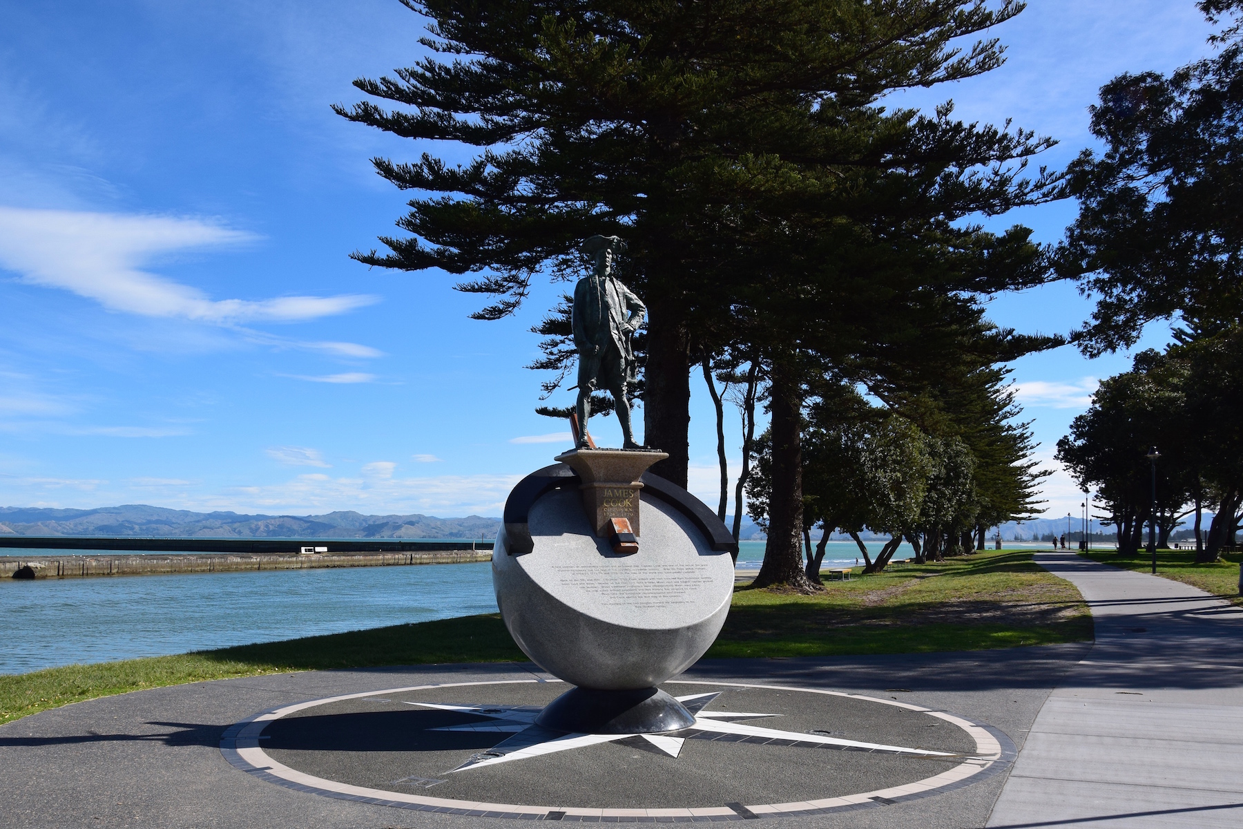 Statue James Cook